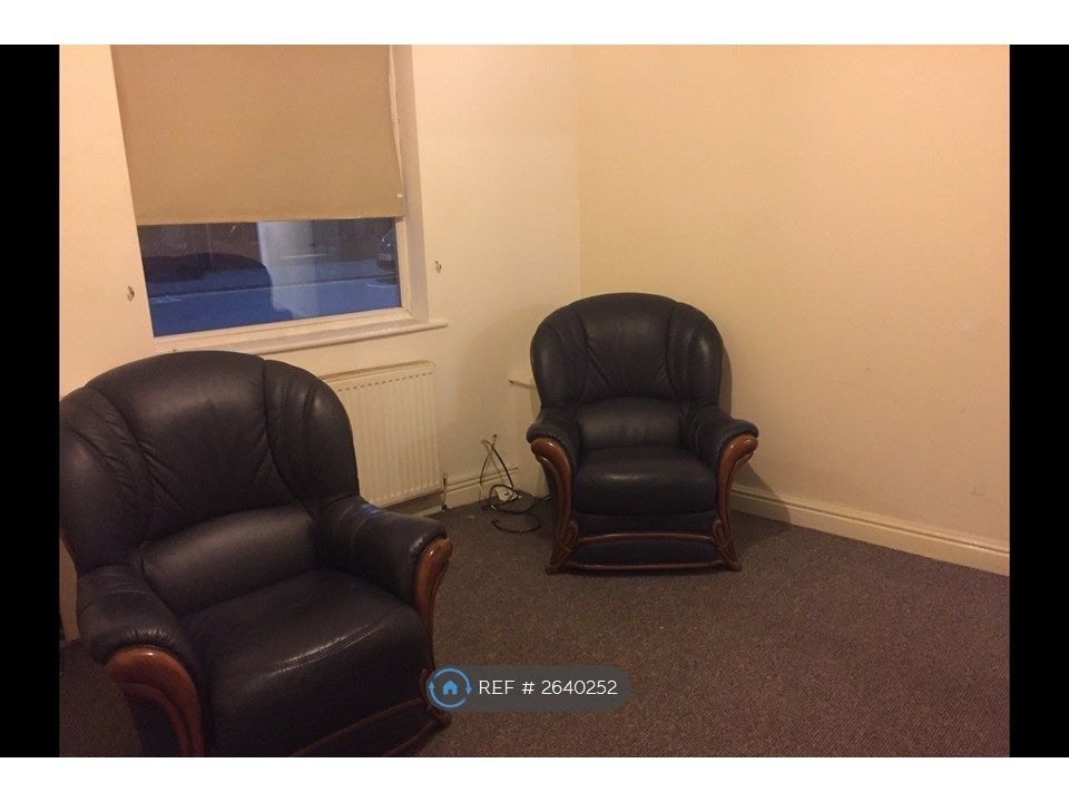 Property photo 3 of 5 Lounge