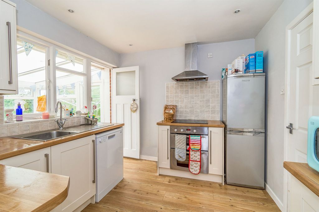 Property photo 3 of 13