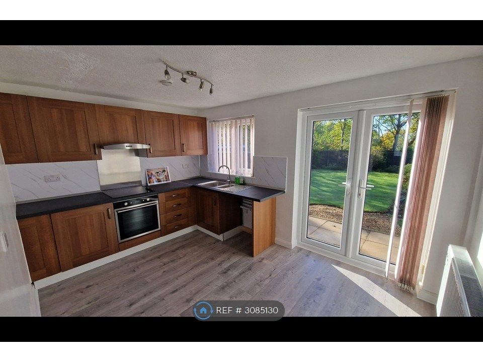 Property photo 2 of 12 Kitchen