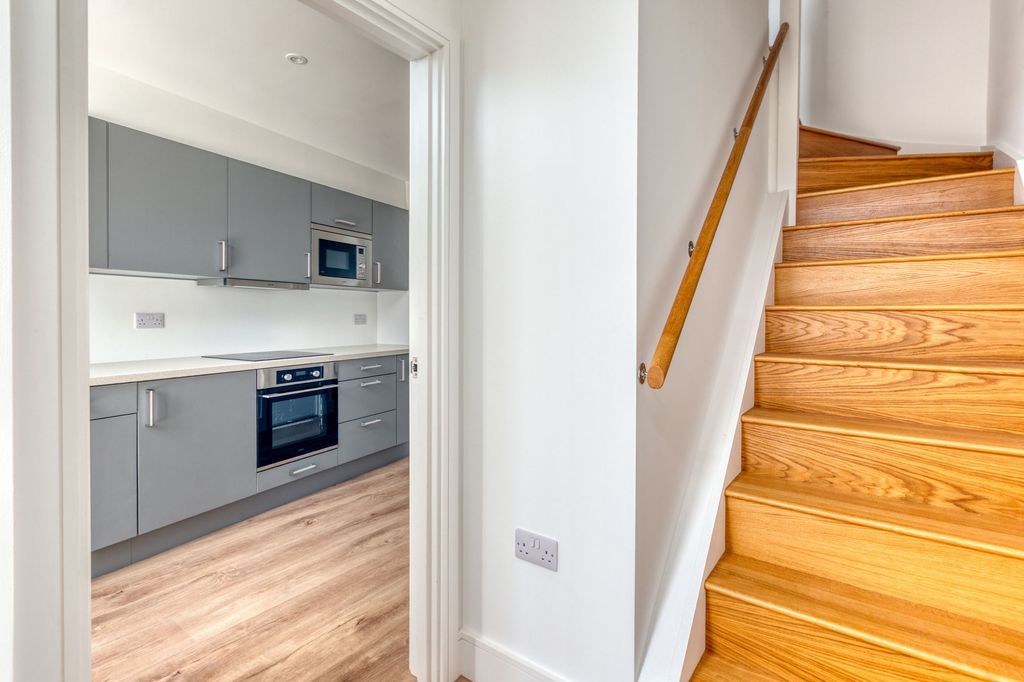 Additional image 11 of 2 bed flat for sale6 Apex Apartments, St Helier JE2