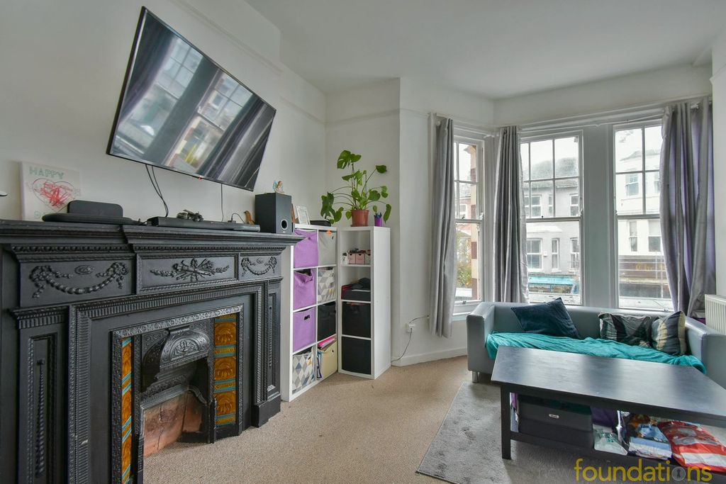 Property photo 3 of 9