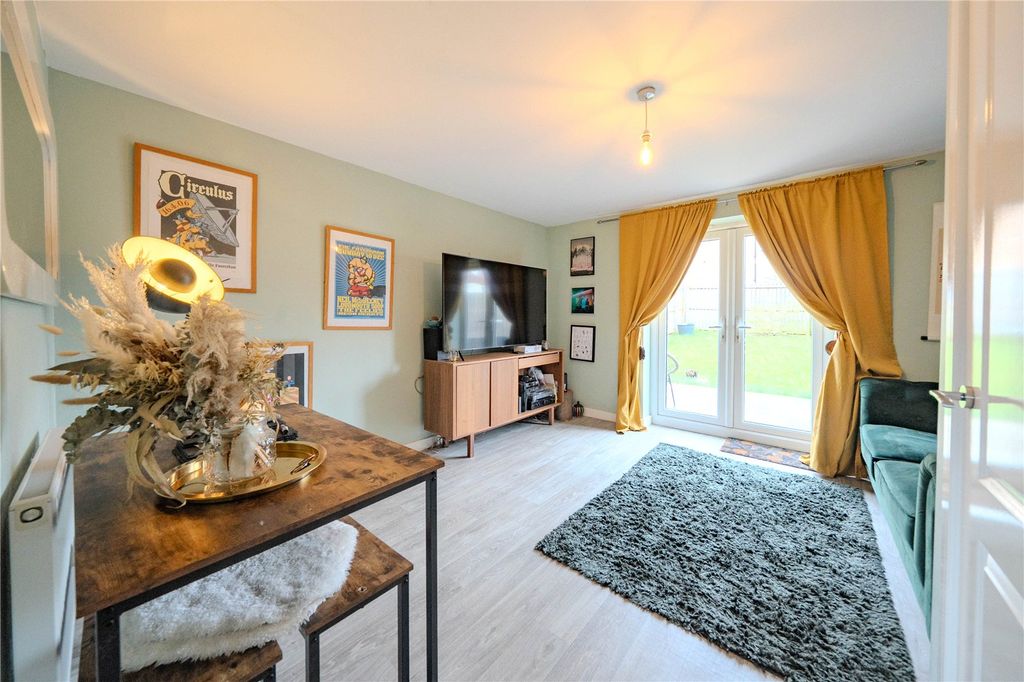 Property photo 2 of 25 Picture No. 02