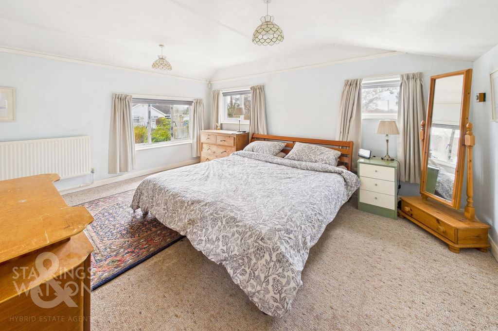 Property photo 3 of 27