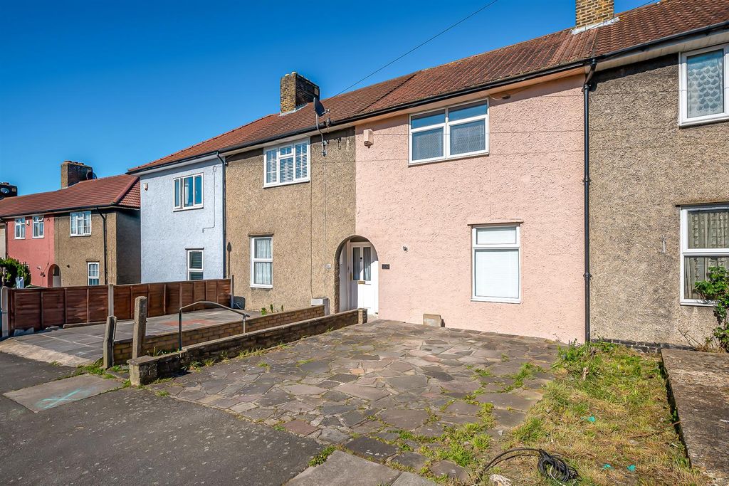 Property photo 2 of 11 External