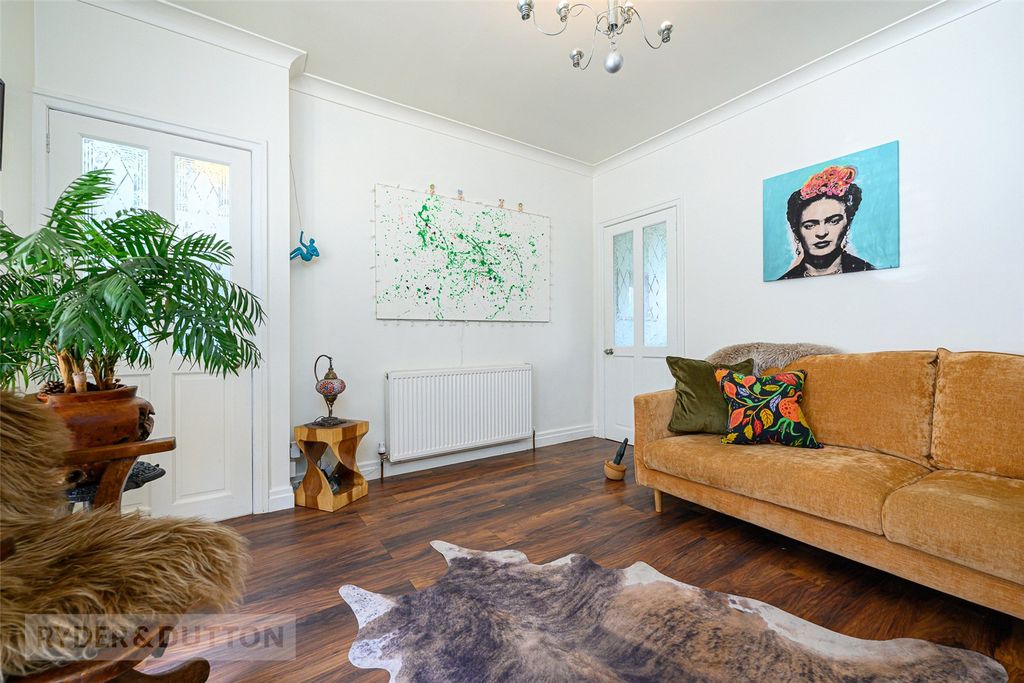 Property photo 3 of 19 Living Room