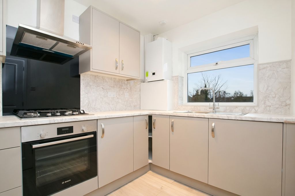 Property photo 3 of 13 Kitchen