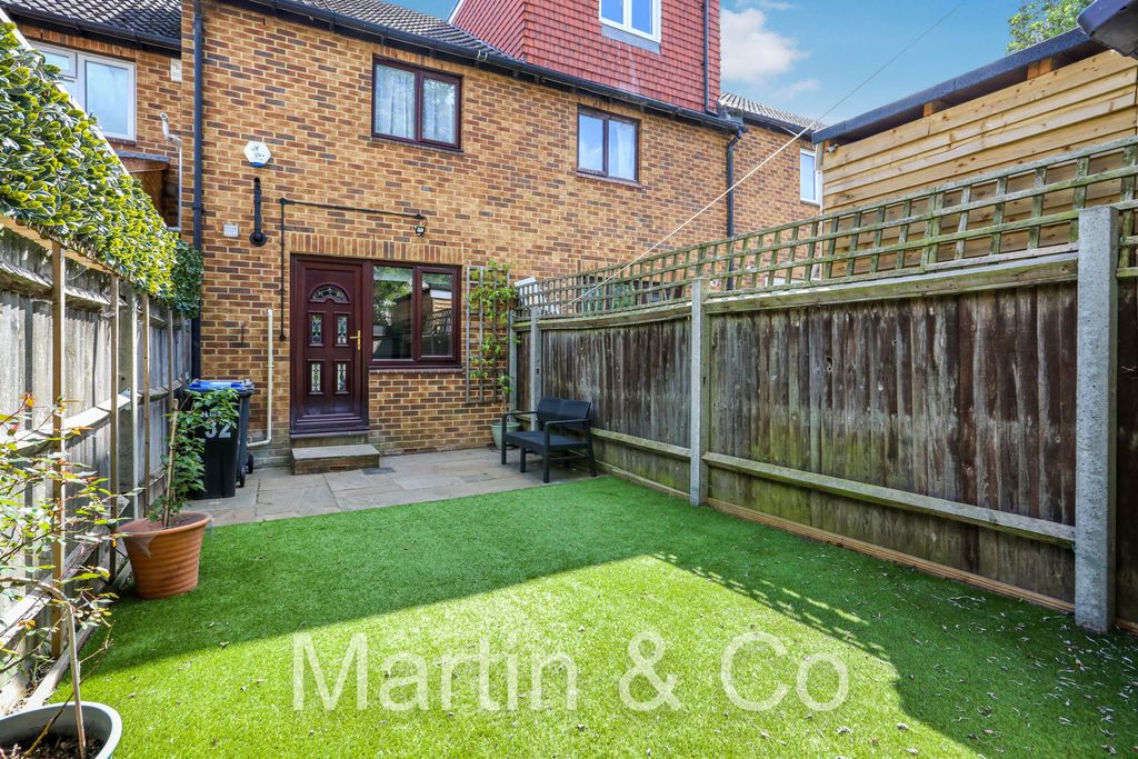 Property photo 1 of 12 1700368156 - 32 Connaught Gardens, Sm4 - 6