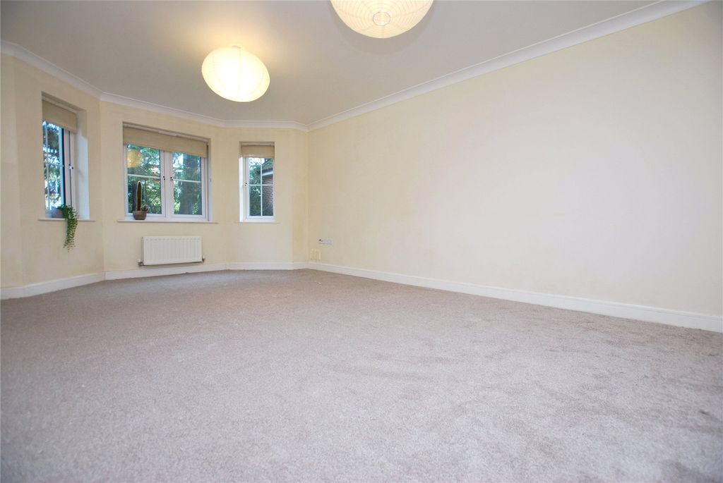 Property photo 3 of 8 Picture No. 12