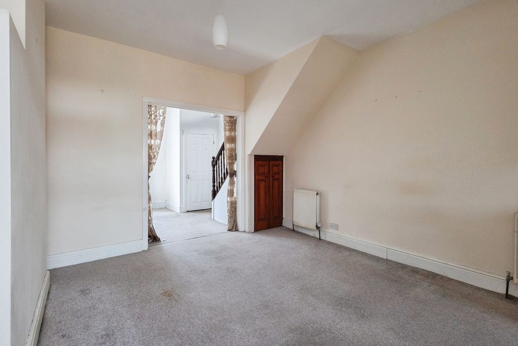 Property photo 3 of 21 Pbox-Img.Jpg