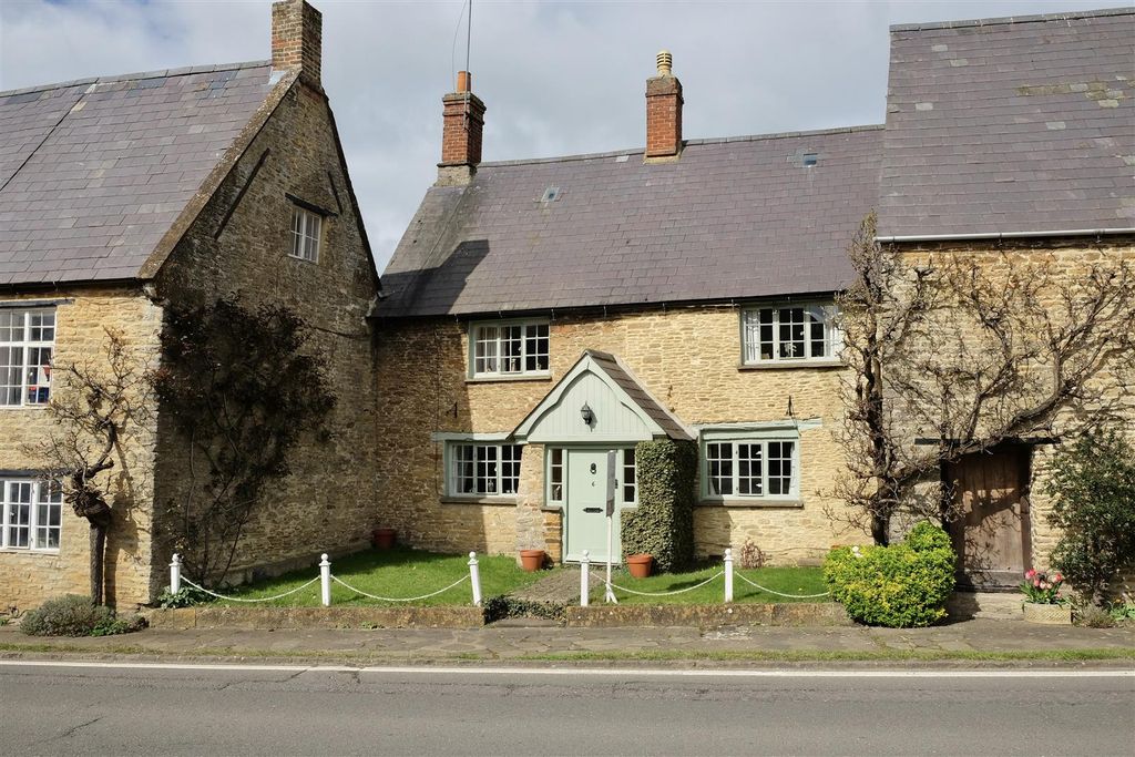 Property photo 1 of 23 An Original Tudor Cottage...