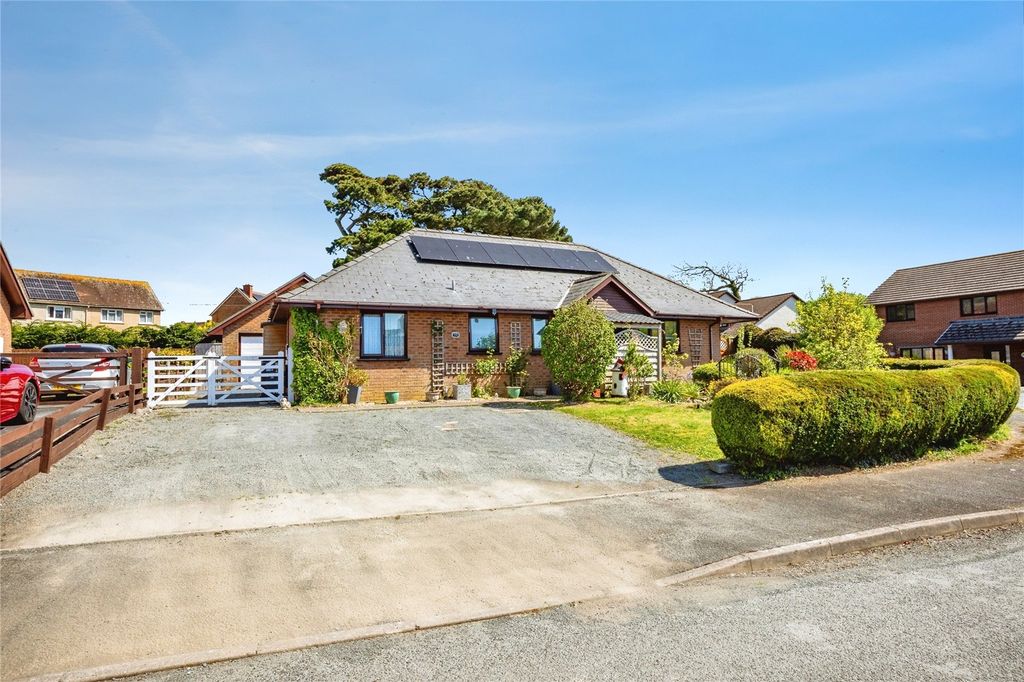 Property photo 2 of 35 Picture No. 18