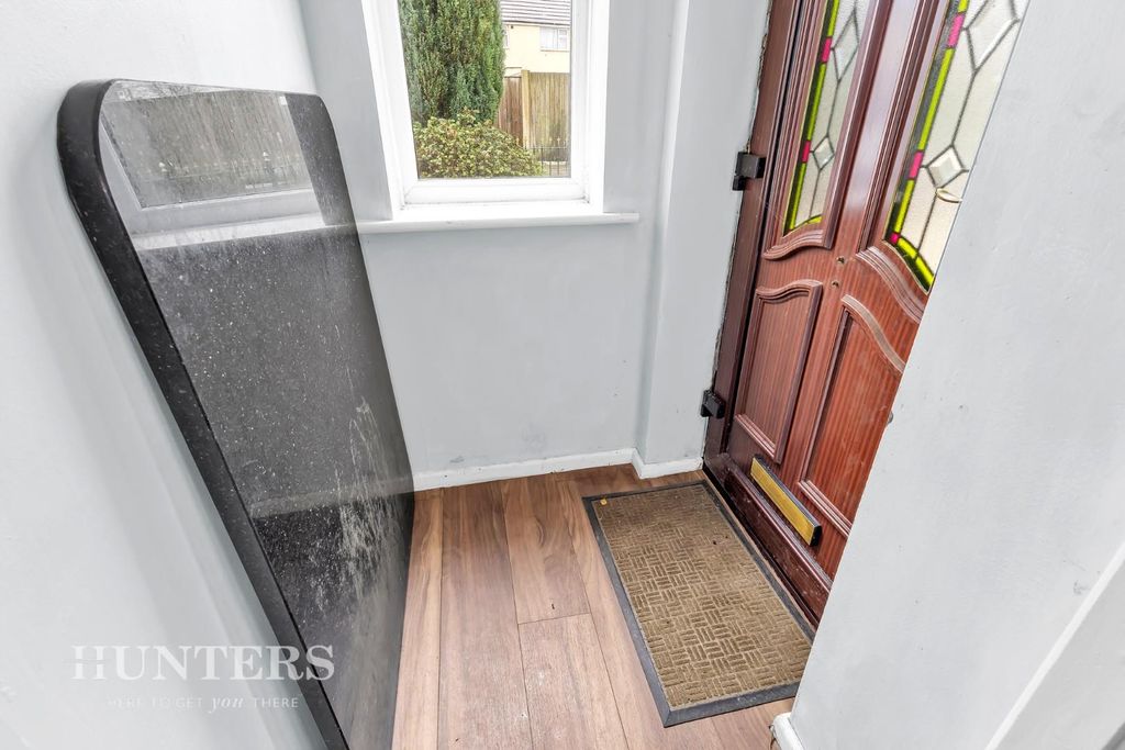 Property photo 3 of 21 Porch