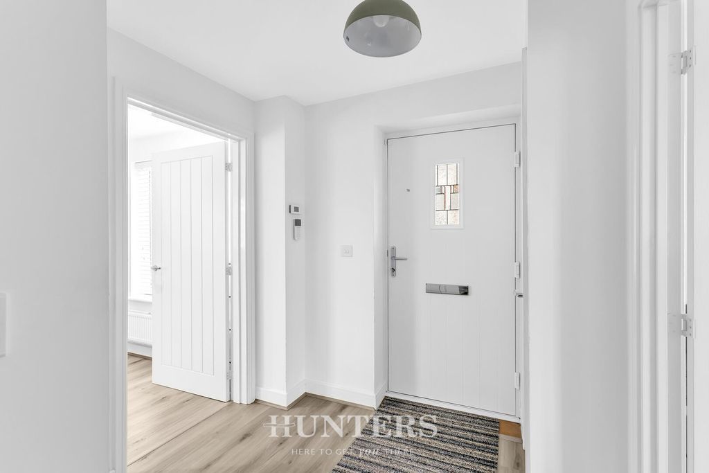 Property photo 3 of 19 Hallway