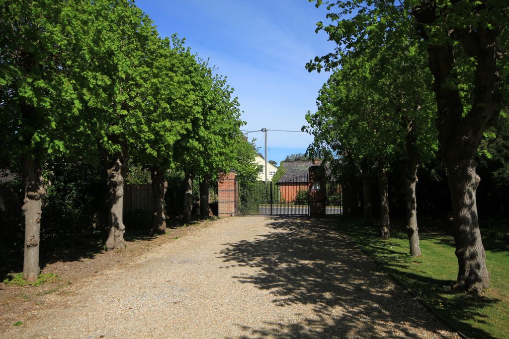 Property photo 2 of 21 Picture No. 31