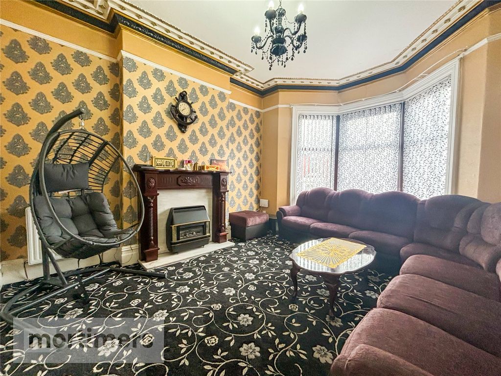 Property photo 2 of 27 Living Room