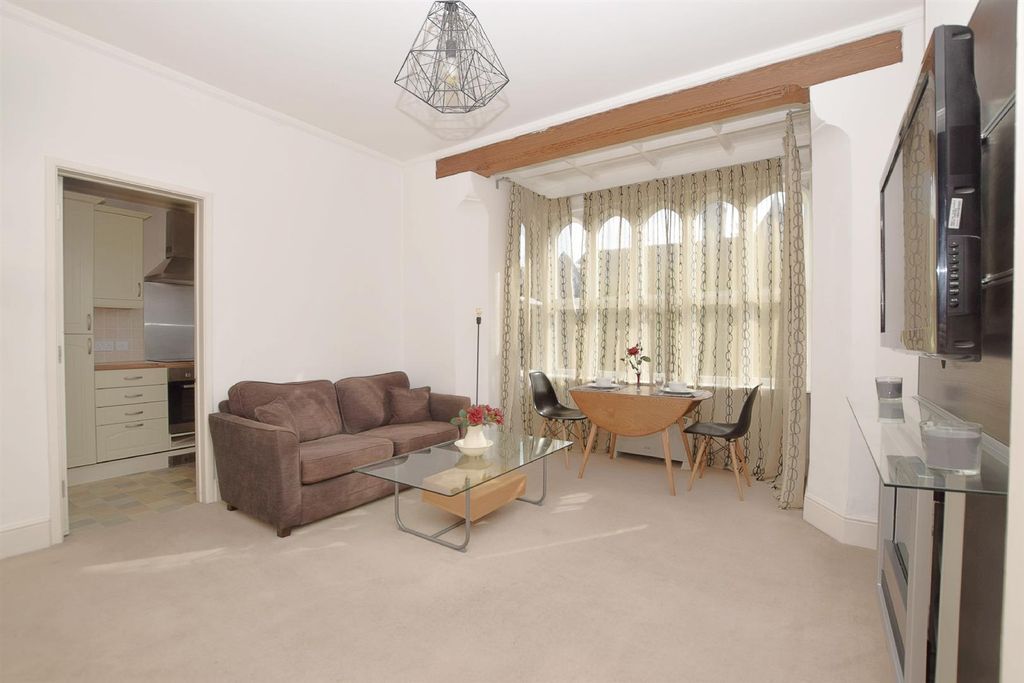 Property photo 3 of 6