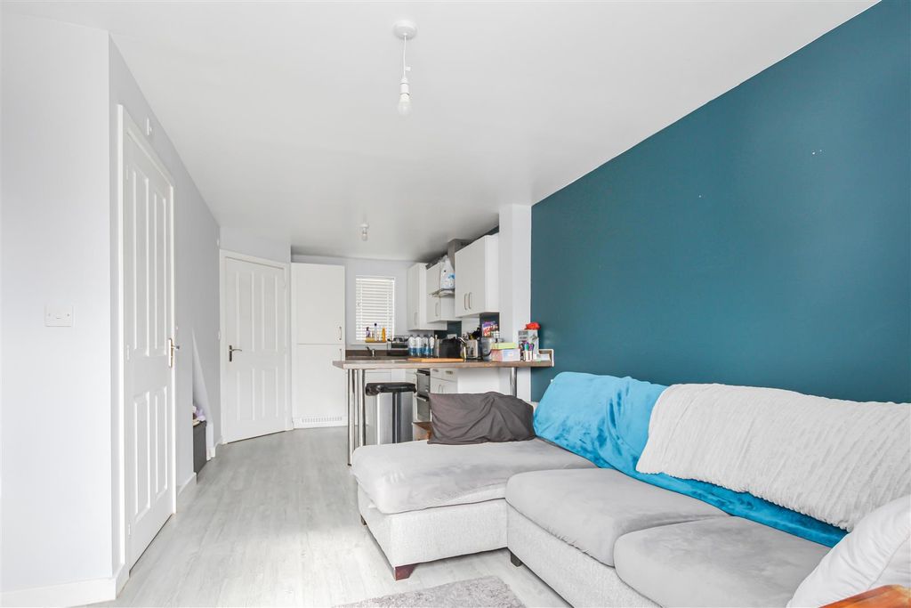 Property photo 2 of 15 13_89986.Jpg