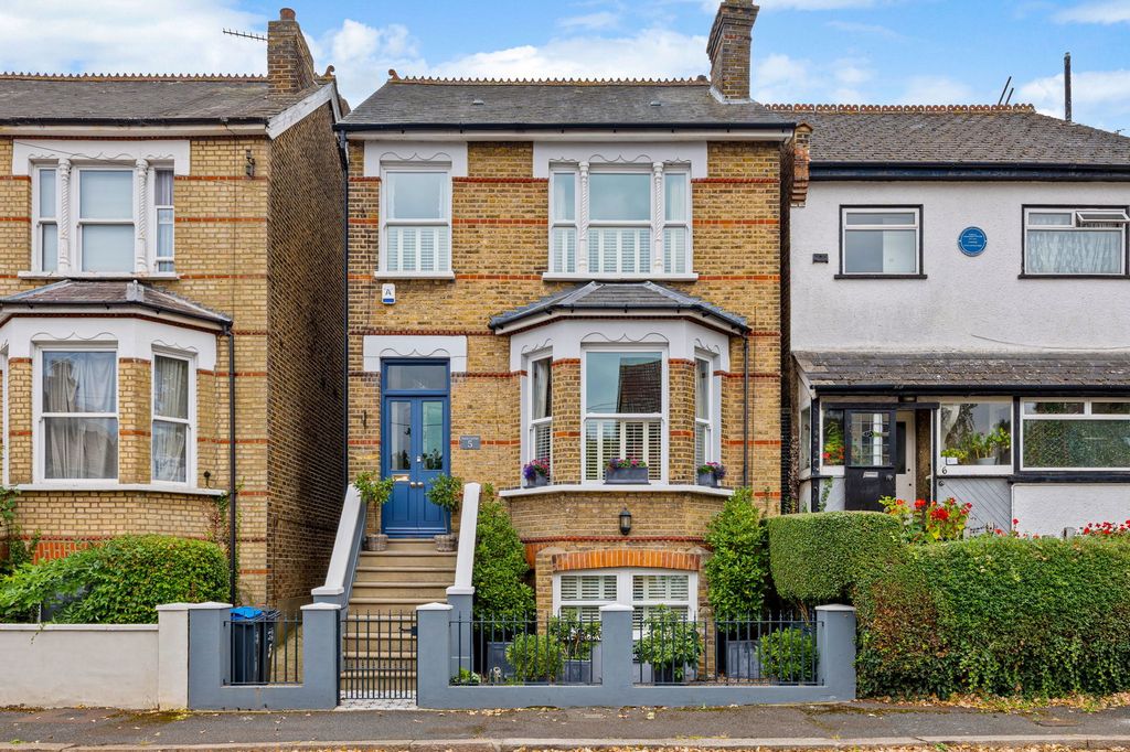 Property photo 1 of 38