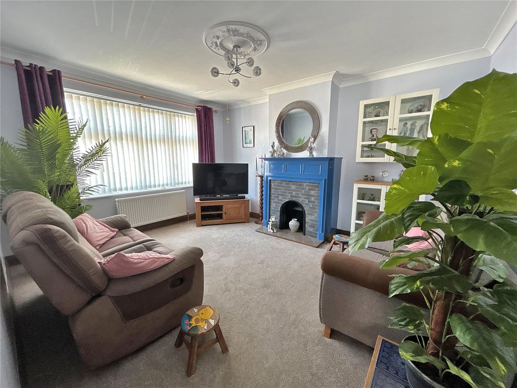 Property photo 2 of 38 Picture No. 56