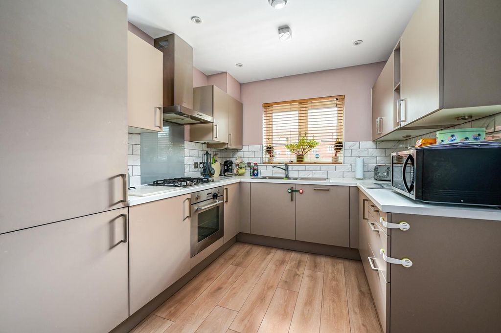 Property photo 2 of 13 Kitchen