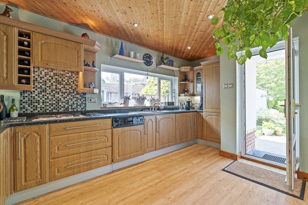 Property photo 3 of 23 Kitchen