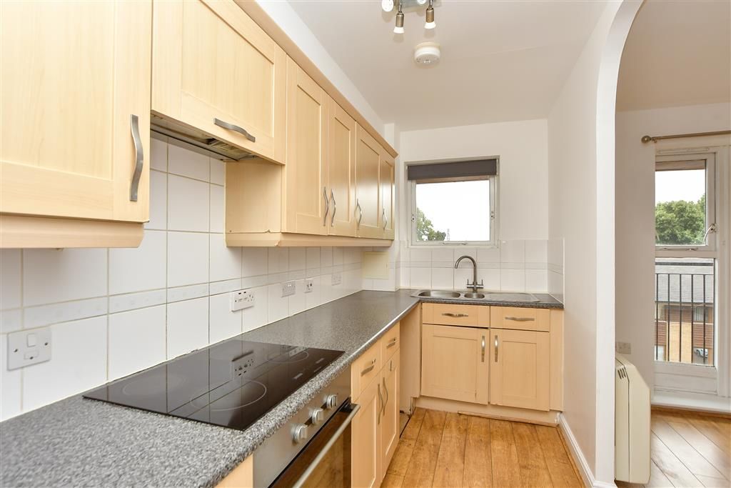 Property photo 1 of 9 Kitchen