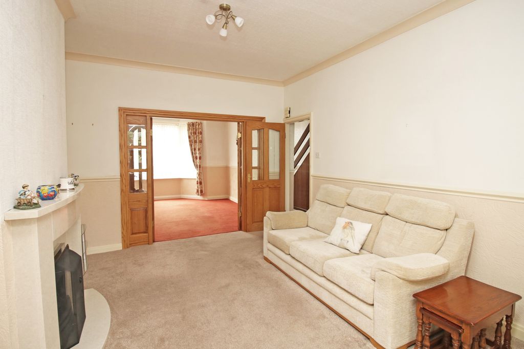 Property photo 2 of 21