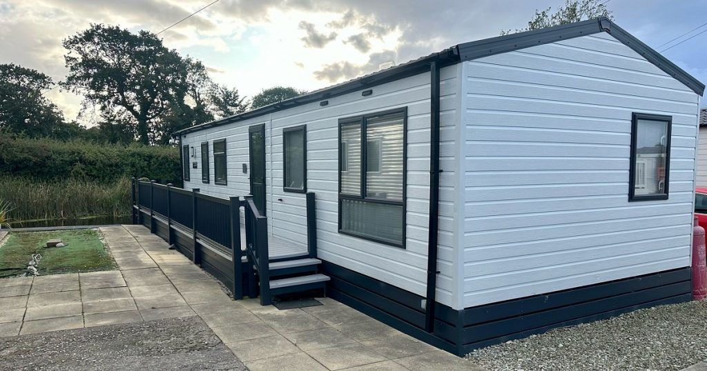 Property photo 2 of 14 1