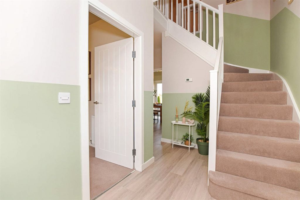 Property photo 2 of 36 Picture No. 04