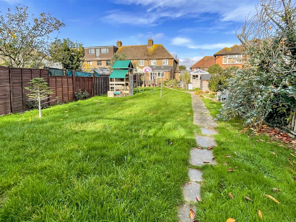 Property photo 3 of 21 South Facing Rear Garden