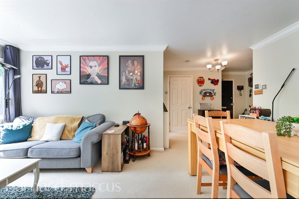 Property photo 3 of 11