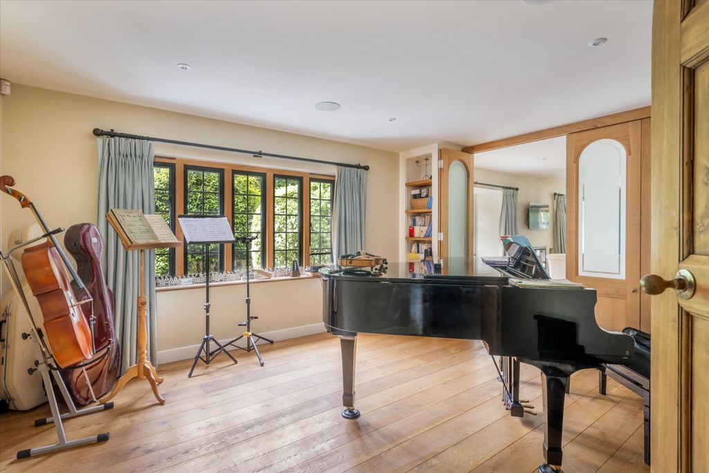 Additional image 10 of 8 bed detached house for saleLondon Road, Petersfield, Hampshire GU31