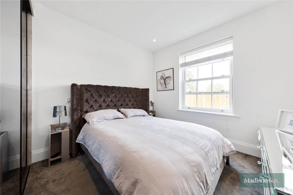 Additional image 10 of 1 bed flat for saleManor Road, Chigwell, Essex IG7