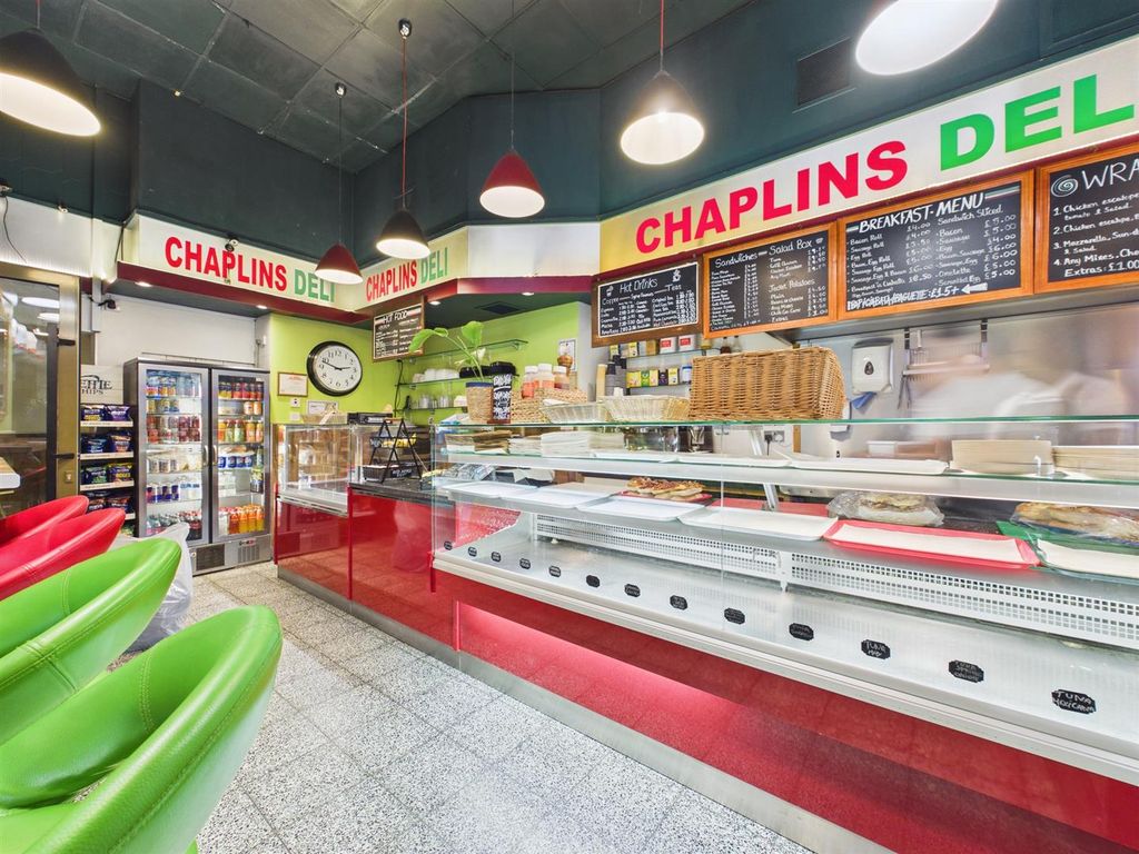 Property photo 1 of 15 Cam04237G0-Pr0276-Still008.Jpg