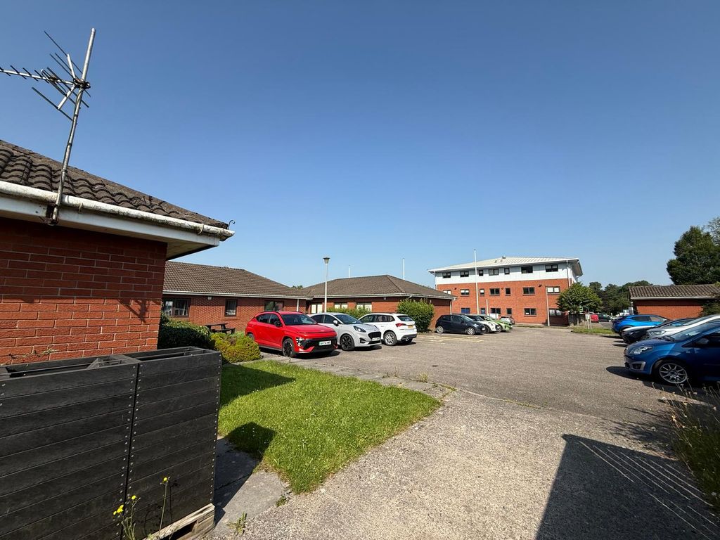 Property photo 2 of 10