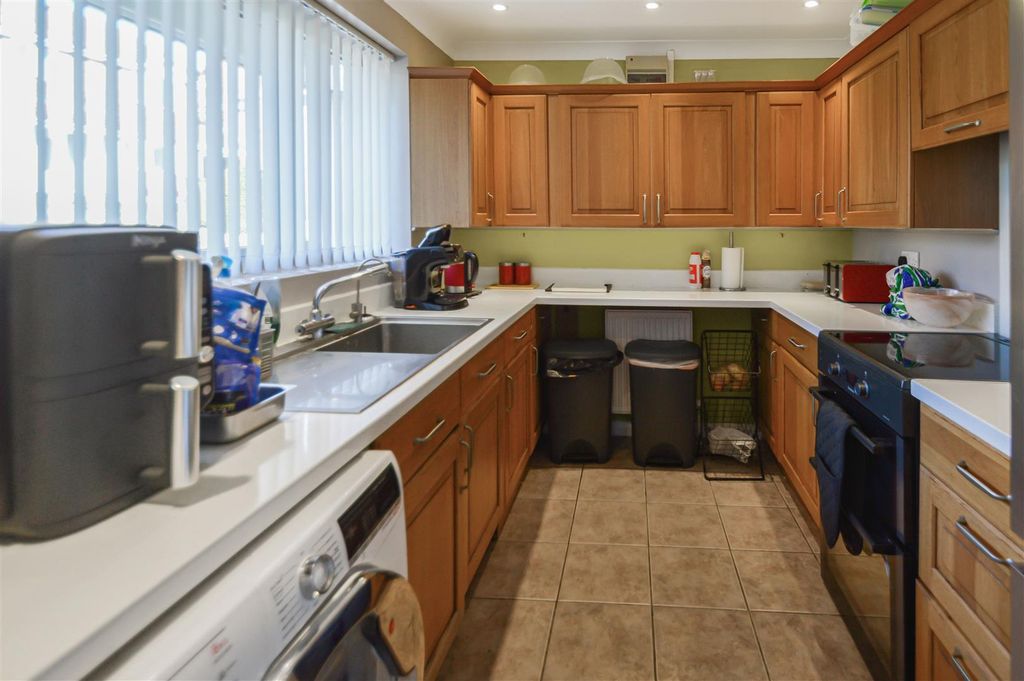 Property photo 3 of 9 4_67963.Jpg