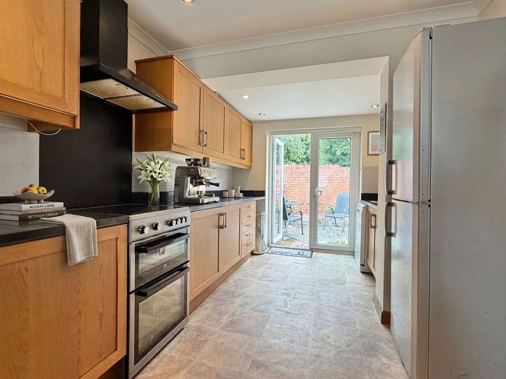 Property photo 2 of 15 Dining Kitchen