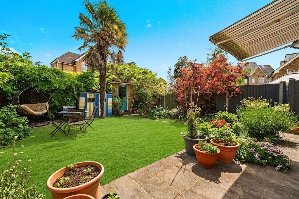 Property photo 2 of 24