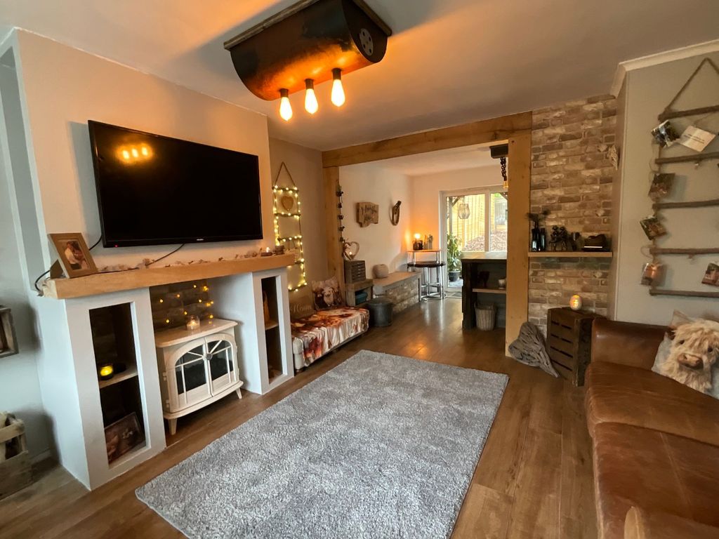 Property photo 3 of 25