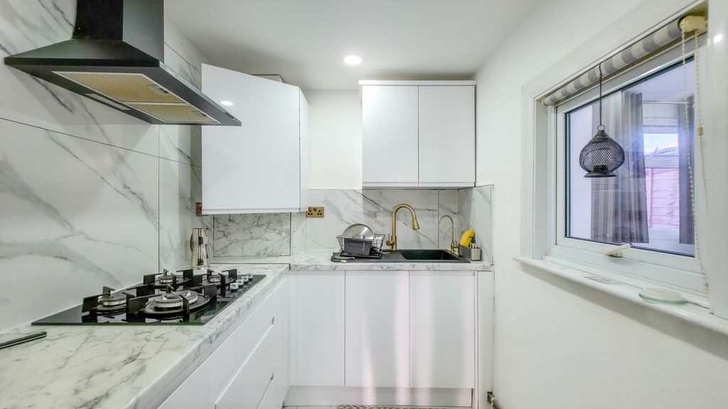 Property photo 3 of 21 20260102_114100