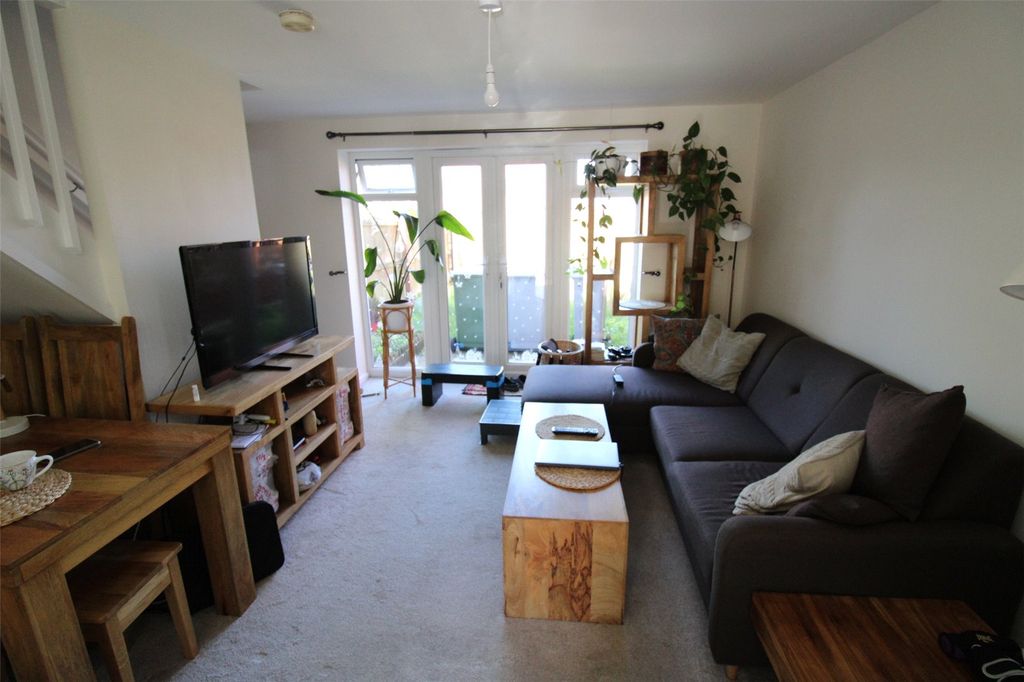 Property photo 2 of 3 Picture No. 11