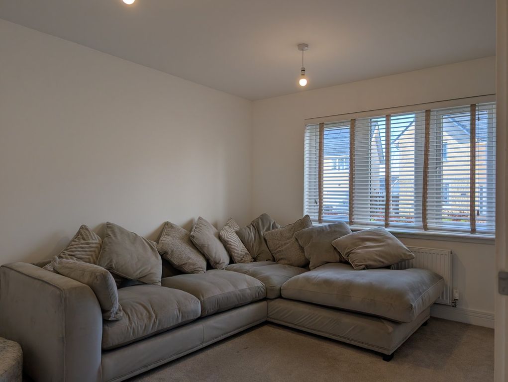 Property photo 2 of 37 Picture No. 01