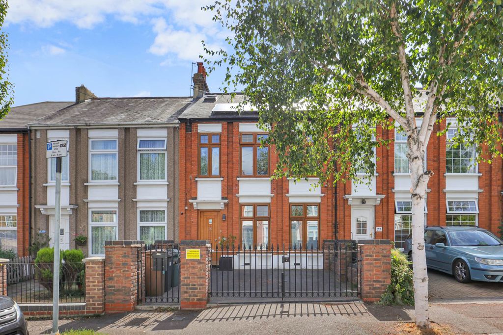 Property photo 1 of 44