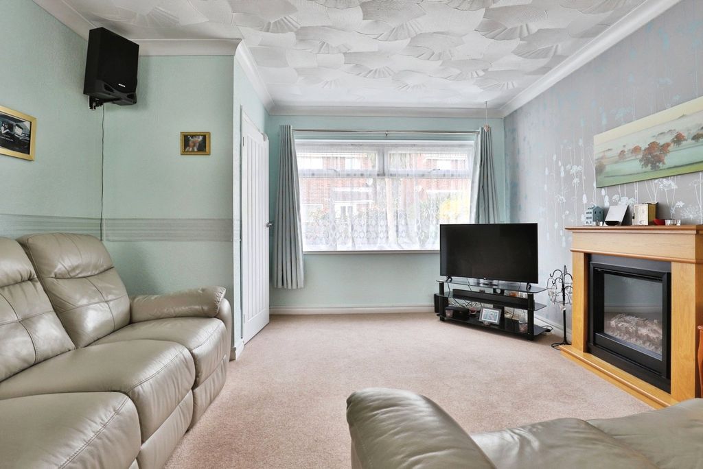 Property photo 3 of 16 Photo