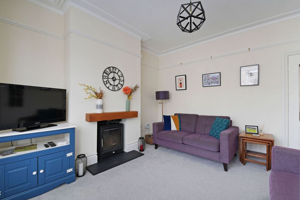 Property photo 3 of 19