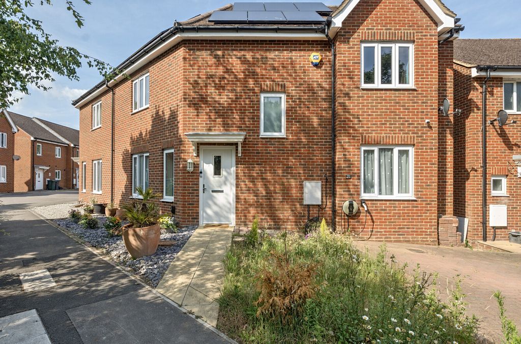 Property photo 1 of 11 1306513-22-685193...