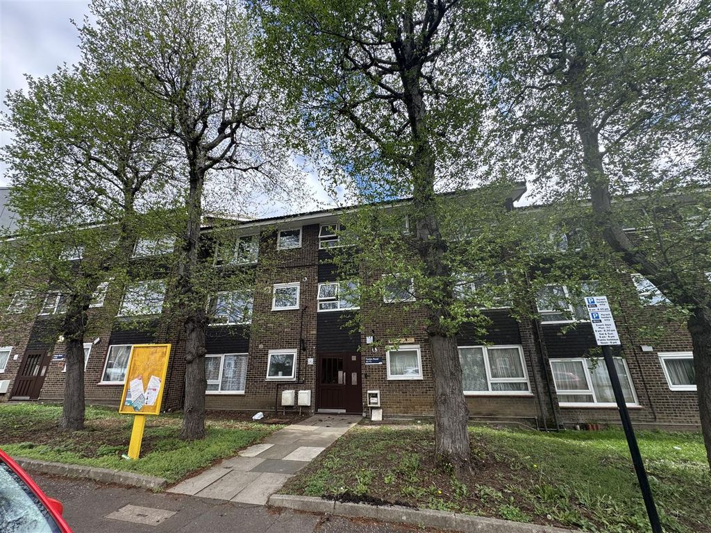 Property photo 1 of 16 Fenton Road N17