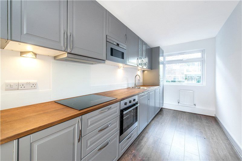 Property photo 2 of 10 Kitchen