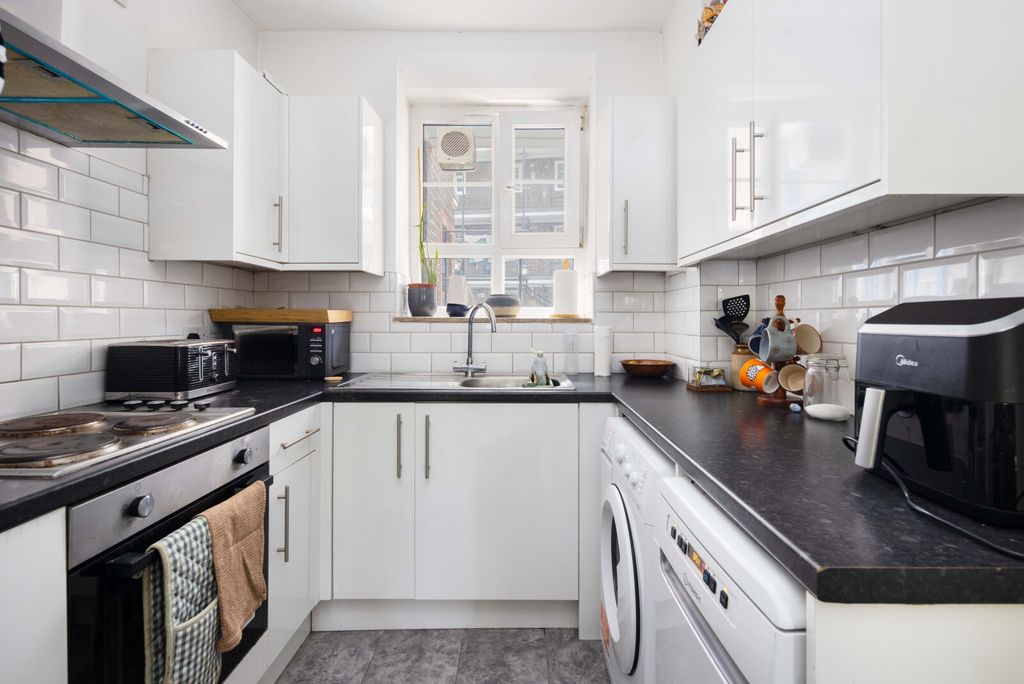 Property photo 3 of 8 Picture No. 09