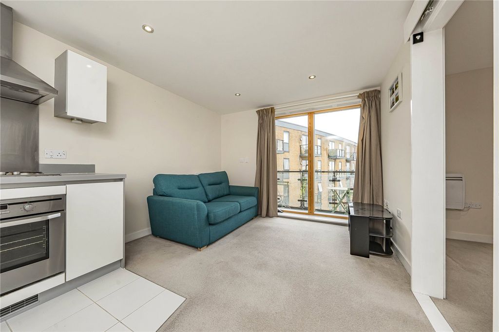 Property photo 2 of 11 Picture No. 14